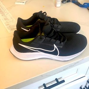 Nike Pegasus 38 worn twice!